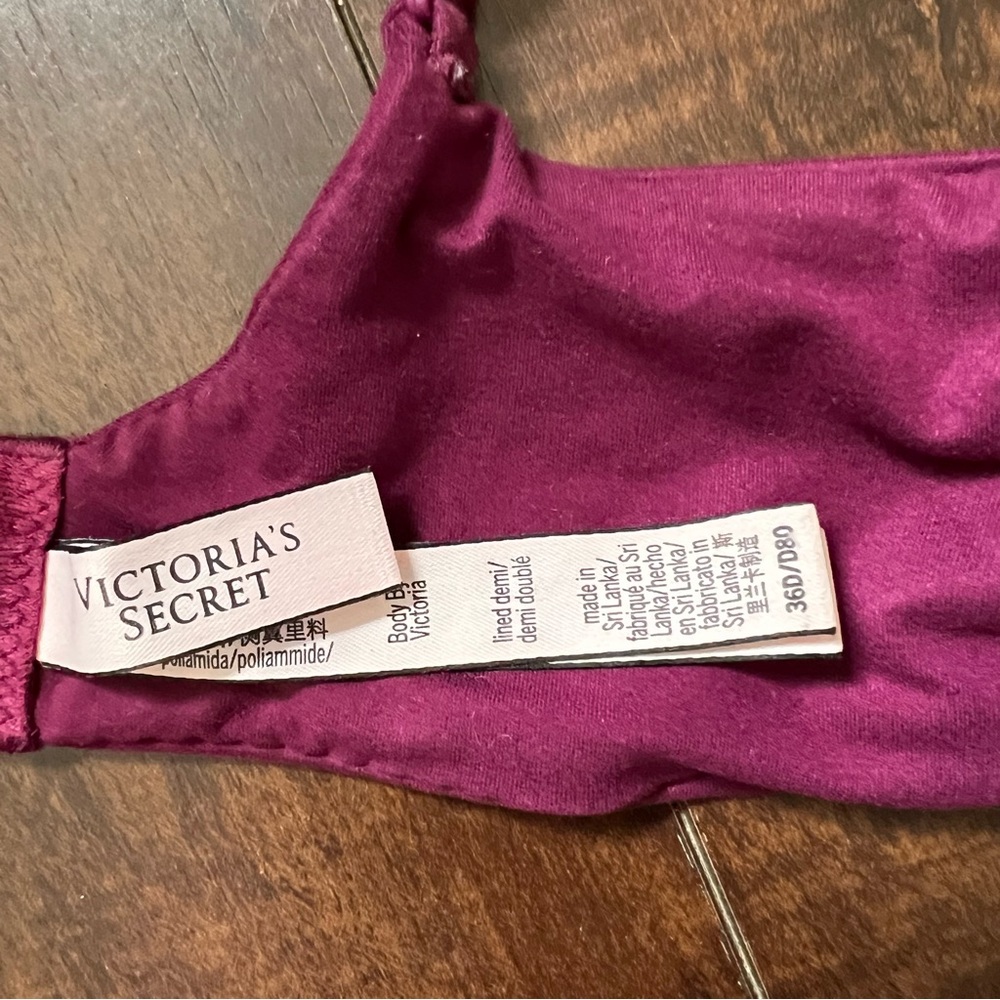 Victoria’s Secret Body by Victoria Lined Demi Lace Bra - Picture 6 of 6
